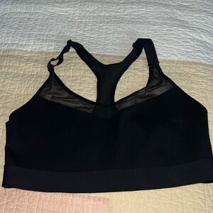 Victoria sport brand- size L